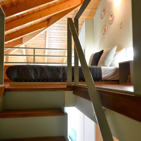 Sunny Corner Apartment